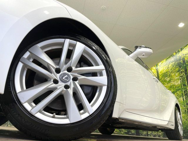 �y����18�C���`�A���~�z�C�[���z�O�ςɃ}�b�`���������A���~�z�C�[���𑕒����Ă���܂��B�e��ЊO�A���~�z�C�[����A�X�^�b�h���X�^�C�����戵�����Ă���܂��B���񂲑��k����������