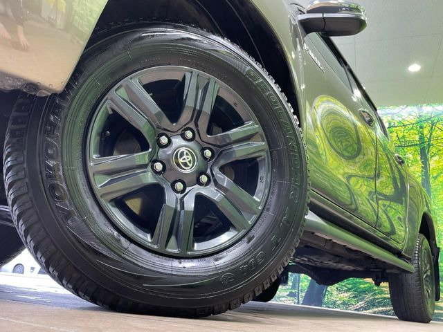 �y����17�C���`�A���~�z�C�[���z�O�ςɃ}�b�`���������A���~�z�C�[���𑕒����Ă���܂��B�e��ЊO�A���~�z�C�[����A�X�^�b�h���X�^�C�����戵�����Ă���܂��B���񂲑��k������