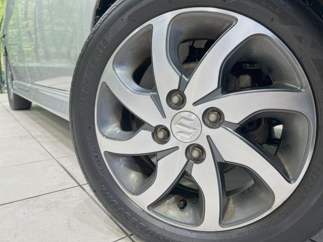 �y����14�C���`�A���~�z�C�[���z�O�ςɃ}�b�`���������A���~�z�C�[���𑕒����Ă���܂��B�e��ЊO�A���~�z�C�[����A�X�^�b�h���X�^�C�����戵�����Ă���܂��B���񂲑��k����������