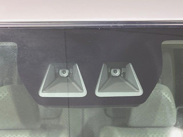 �y�X�}�[�g�A�V�X�g�z���s���ɑO���̎ԗ�����F�����A�Փ˂������Ȏ��͌x��ƃu���[�L�ŏՓˉ���Ɣ�Q�y�����A�V�X�g�B�����S�Ƀh���C�u�����y���݂��������܂��B