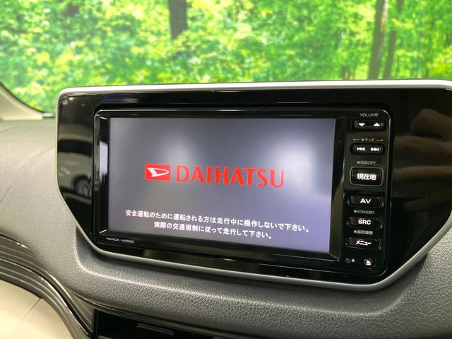 �y�����i�r�z�l�C�̏����i�r�𑕔����Ă���܂��B�i�r�̎g���₷���͂������A�I�[�f�B�I�@�\���[��!�L�����v�◷�s�͂������A�ʋ΂┃�����ȂǕ��i�̃h���C�u���y�����Ȃ�͂���