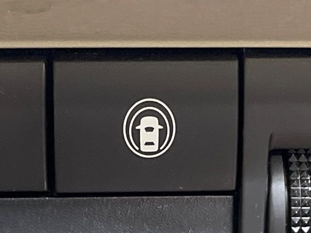 �y�C���e���W�F���g�G�}�[�W�F���V�[�u���[�L�z�t�����g�J�����őO���̎ԗ�����s�҂����m�B�Փ˂������Ȏ��͏Փ˔�Q�y���u���[�L���쓮�A�Փˉ�����T�|�[�g�B�����S�Ƀh���C�u�����y���݂��������܂��B