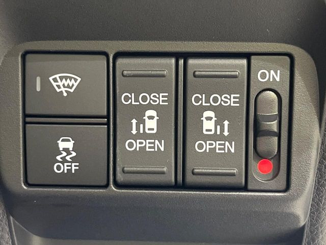 �y�����p���[�X���C�h�h�A�z�X�}�[�g�L�[��^�]�Ȃ̃X�C�b�`�Ō�ȗ����X���C�h�h�A�̊J���\���d��������͂����ăh�A���J����K�v�������A�����Ȃ��q�l�ł��ȒP�ɊJ���߂ł����K�ł���