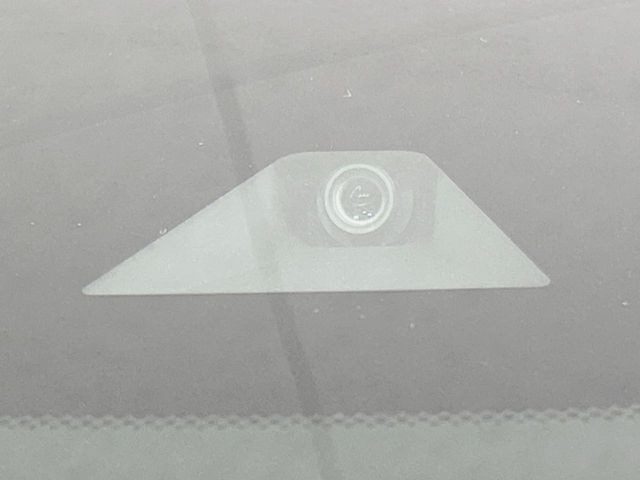 �y�C���e���W�F���g�G�}�[�W�F���V�[�u���[�L�z�t�����g�J�����őO���̎ԗ�����s�҂����m�B�Փ˂������Ȏ��͏Փ˔�Q�y���u���[�L���쓮�A�Փˉ�����T�|�[�g�B�����S�Ƀh���C�u�����y���݂��������܂��B