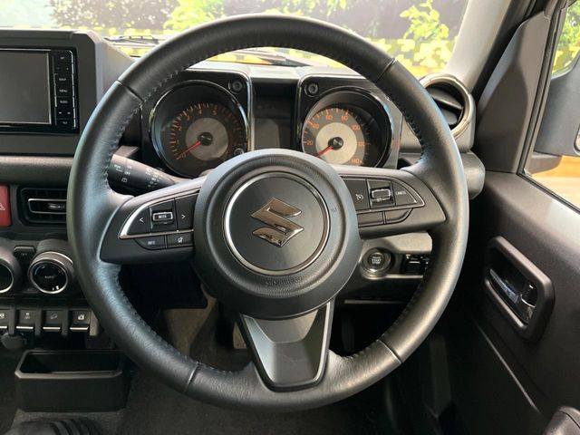 �y�����v�����X�e�A�����O�z�㎿�Ȋv���g�p���邱�ƂŁA��ɂ����������݂ƂĂ��^�]���₷���n���h���ł���