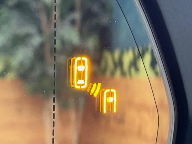 �y�u���C���h�X�|�b�g���j�^�[�z���s���A�h�A�~���[�̎��p�ɂȂ�₷���ӏ��Ɍ㑱�Ԃ��ڋ߂���ƃT�C�h�~���[�̃����Y�Ɍx����\��!�h���C�o�[�ɒ��ӊ��N�����Ă���܂��B