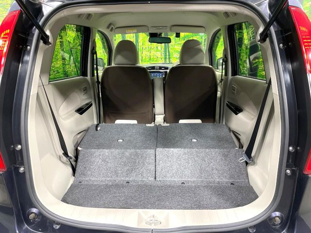 ���i�̂���������ʋ΁A���}���ɏ\���ȉ׎��X�y�[�X���m�ۂ��Ă���܂��B�Z�J���h�V�[�g��|���ƁA�傫�ȉו��̐ύڂ��\�ł���