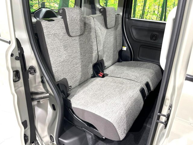 ���i���ȃI���W�i���t���A�}�b�g���I�v�V�����ɂĂ��p�ӂ��Ă���܂��B���D���ȃf�U�C����J���[�����Ԃɍ��킹�đI��ł����������Ƃ��ł��܂���