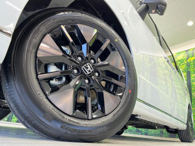 �y����16�C���`�A���~�z�C�[���z�O�ςɃ}�b�`���������A���~�z�C�[���𑕒����Ă���܂��B�e��ЊO�A���~�z�C�[����A�X�^�b�h���X�^�C�����戵�����Ă���܂��B���񂲑��k����������