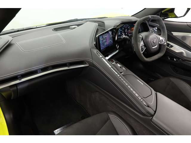 ����10��Ƃ����󏭐��ƁA�A�N�Z�����[�g�C�G���[�̌����Z���������́A�܂��ɑI�΂ꂽ�I�[�i�[��������ɂł��鑶�݂ł��B���ʂȃR���x�b�g�����߂���ɂӂ��킵�����f���ł��B