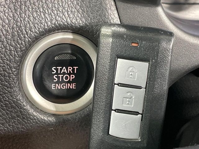 �y�I�y���[�V�����L�[�z�J�o����|�P�b�g�ɓ��ꂽ�܂܂ł��h�A�̎{���E�������\�ȃX�}�[�g�L�[�𑕔��B�G���W���̃I���E�I�t�����J�M�����o���K�v����������Ƃ��Ă��֗��ł���