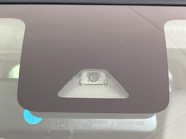 �y�X�}�[�g�A�V�X�g�z���s���ɑO���̎ԗ�����F�����A�Փ˂������Ȏ��͌x��ƃu���[�L�ŏՓˉ���Ɣ�Q�y�����A�V�X�g�B�����S�Ƀh���C�u�����y���݂��������܂��B