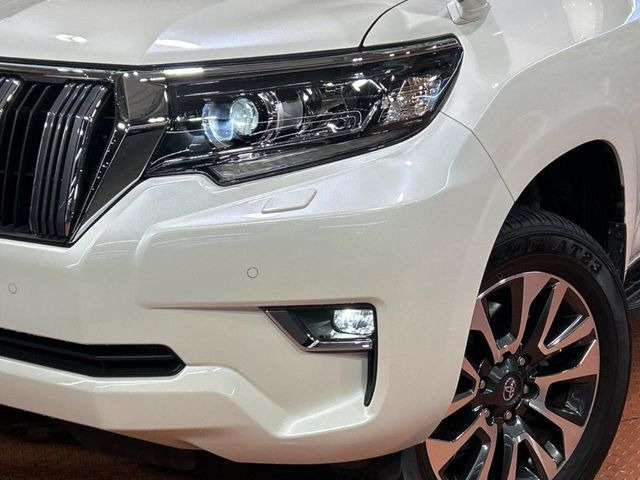 �yLED�w�b�h���C�g�z���V����ԑ��s�����ǍD�Ȏ��E���m�ۂ����S���ĉ^�]�ł��鍂�P�xLED�w�b�h���C�g�𑕔�!�_�����x�������A����d�͂��}�����Ă��܂��B