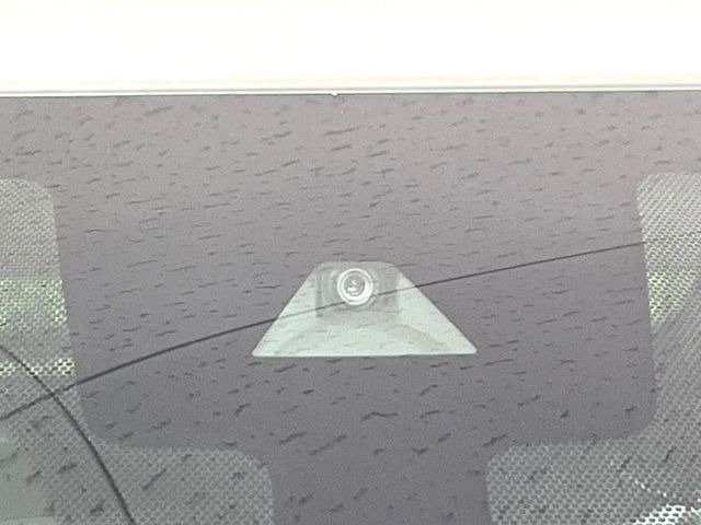 �y�G�}�[�W�F���V�[�u���[�L�z���s���ɑO���̎ԗ�����F�����A�Փ˂������Ȏ��͌x��ƃu���[�L�ŏՓˉ���Ɣ�Q�y�����A�V�X�g�B�����S�Ƀh���C�u�����y���݂��������܂��B