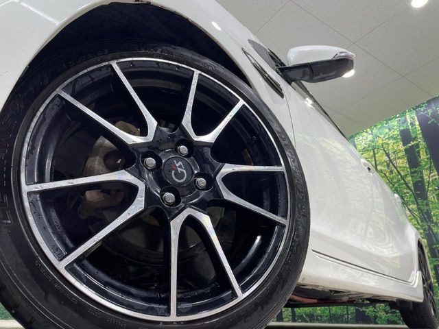 �y�O���[�h��p����17�C���`�A���~�z�C�[���z�f�U�C�����̍��������A���~�z�C�[���𑕒����Ă���܂��B�e��ЊO�A���~�z�C�[����A�X�^�b�h���X�^�C�����戵�����Ă���܂��B���񂲑��k����������