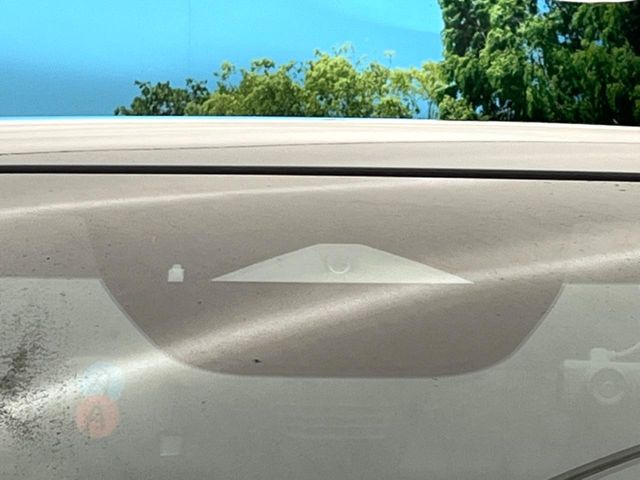 �y�X�}�[�g�u���[�L�T�|�[�g�z���s���ɑO���̎ԗ�����F�����A�Փ˂������Ȏ��͌x��ƃu���[�L�ŏՓˉ���Ɣ�Q�y�����A�V�X�g�B�����S�Ƀh���C�u�����y���݂��������܂��B