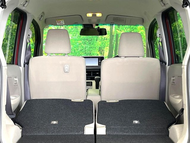 ���i�̂���������ʋ΁A���}���ɏ\���ȉ׎��X�y�[�X���m�ۂ��Ă���܂��B�Z�J���h�V�[�g��|���ƁA�傫�ȉו��̐ύڂ��\�ł���