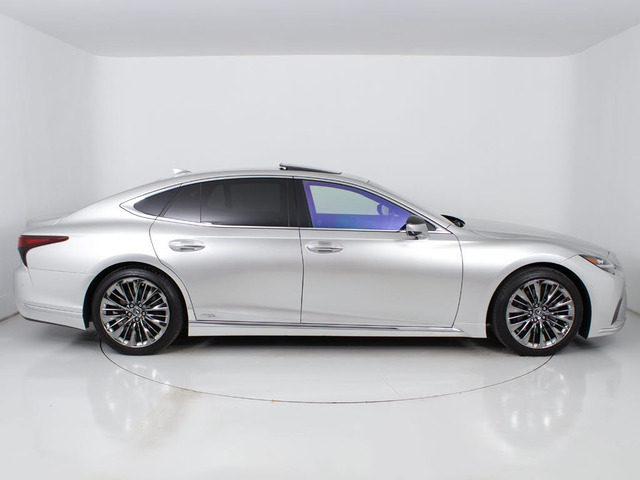 �����ʃJ���[ ��e���X�^�[�����ʂ̂悤�Ȏ����A���̕ω��ŖL���ȕ\������o�������ϔ������V���o�[�ł�!