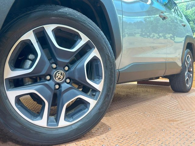 �y�����I�v�V����19�C���`�A���~�z�C�[���z�����I�v�V�����z�C�[���𑕒��B���s���\�̌���ɉ����A�O�ς����X�^�C���b�V���ɂȂ��Ă��܂��B