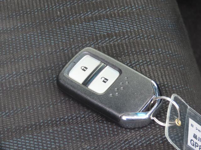 �L�[���|�P�b�g�ɓ��ꂽ�܂܂ł��G���W��ON/OFF�A�h�A�{��/�J���\���֗��ȃX�}�[�g�L�[�t�ł���