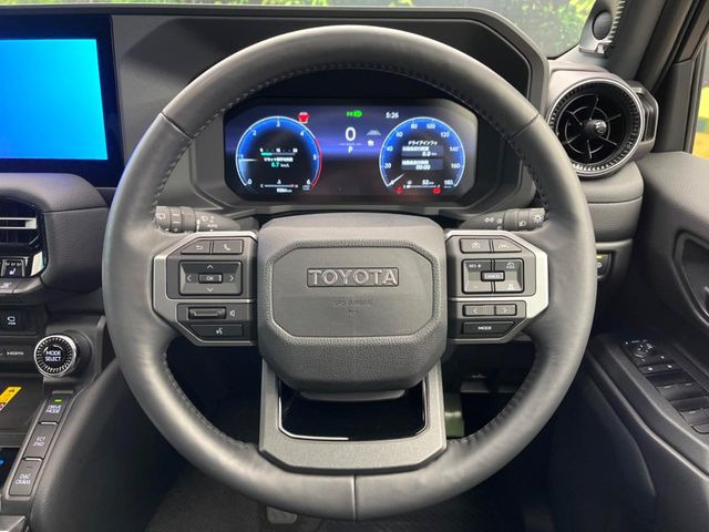 �y�����v�����X�e�A�����O�z�㎿�Ȋv���g�p���邱�ƂŁA��ɂ����������݂ƂĂ��^�]���₷���n���h���ł���