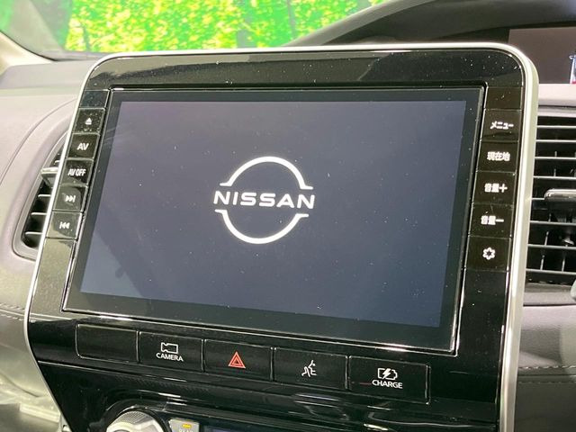 �y�����i�r�z�l�C�̏����i�r�𑕔����Ă���܂��B�i�r�̎g���₷���͂������A�I�[�f�B�I�@�\���[��!�L�����v�◷�s�͂������A�ʋ΂┃�����ȂǕ��i�̃h���C�u���y�����Ȃ�͂���