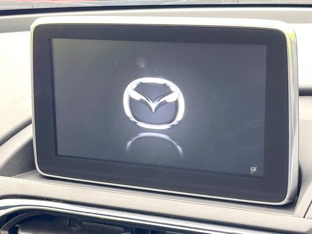 �y�}�c�_�R�l�N�g�i�r�z�ԓ��̕��͋C�Ƀ}�b�`������̌^�^�C�v�̃i�r�B�e����q�ݒ��Bluetooth�Đ����A�l�X�ȋ@�\���y���߂܂��B�����I�ȃ_�C�������삪�\�ŁA�g��������ǍD�ł��B