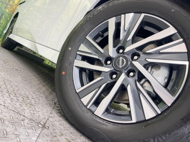 �y����16�C���`�A���~�z�C�[���z�O�ςɃ}�b�`���������A���~�z�C�[���𑕒����Ă���܂��B�e��ЊO�A���~�z�C�[����A�X�^�b�h���X�^�C�����戵�����Ă���܂��B���񂲑��k����������