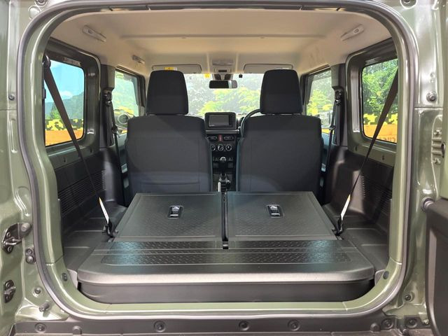 ���i�̂���������ʋ΁A���}���ɏ\���ȉ׎��X�y�[�X���m�ۂ��Ă���܂��B�Z�J���h�V�[�g��|���ƁA�傫�ȉו��̐ύڂ��\�ł���