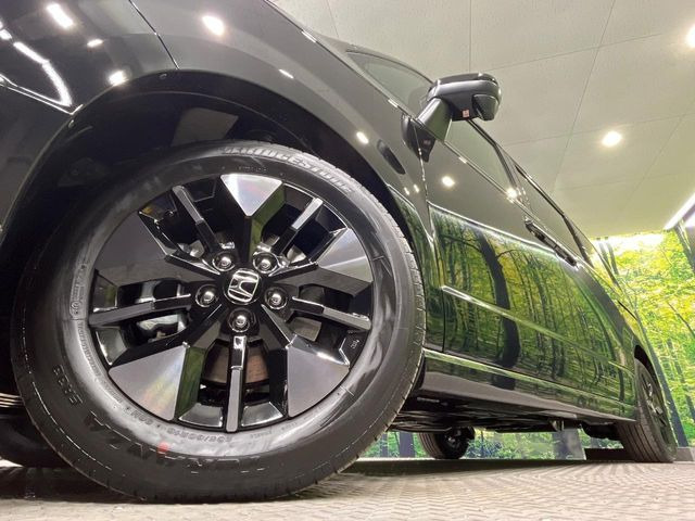 �y����16�C���`�A���~�z�C�[���z�O�ςɃ}�b�`���������A���~�z�C�[���𑕒����Ă���܂��B�e��ЊO�A���~�z�C�[����A�X�^�b�h���X�^�C�����戵�����Ă���܂��B���񂲑��k����������