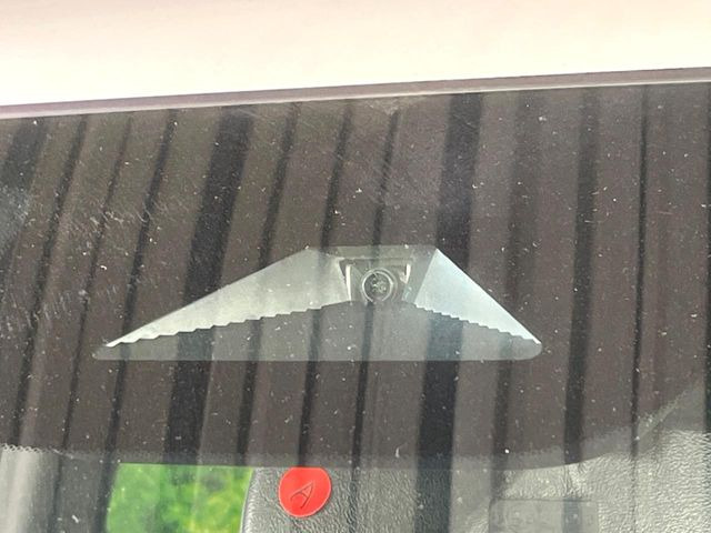 �y�z���_�Z���V���O�z���s���ɑO���̎ԗ�����F�����A�Փ˂������Ȏ��͌x��ƃu���[�L�ŏՓˉ���Ɣ�Q�y�����A�V�X�g�B�����S�Ƀh���C�u�����y���݂��������܂��B