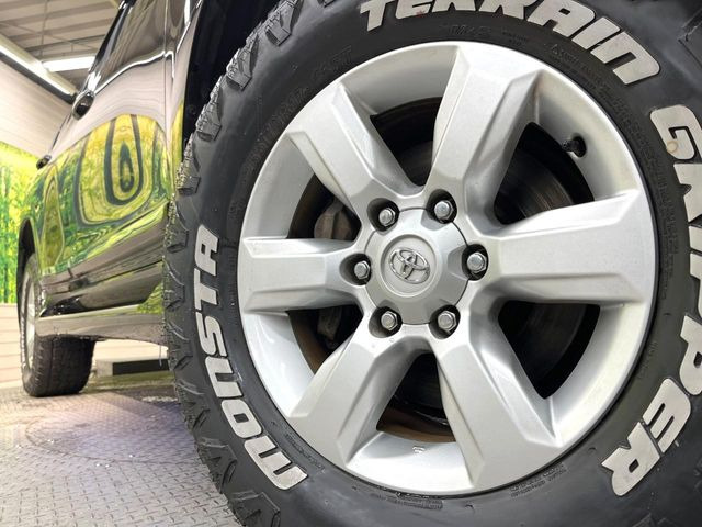 �y����17�C���`�A���~�z�C�[���z�O�ςɃ}�b�`���������A���~�z�C�[���𑕒����Ă���܂��B�e��ЊO�A���~�z�C�[����A�X�^�b�h���X�^�C�����戵�����Ă���܂��B���񂲑��k����������