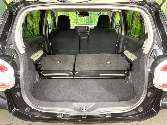 ���i�̂���������ʋ΁A���}���ɏ\���ȉ׎��X�y�[�X���m�ۂ��Ă���܂��B�Z�J���h�V�[�g��|���ƁA�傫�ȉו��̐ύڂ��\�ł���