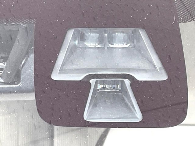 �y�G�}�[�W�F���V�[�u���[�L�z���s���ɑO���̎ԗ�����F�����A�Փ˂������Ȏ��͌x��ƃu���[�L�ŏՓˉ���Ɣ�Q�y�����A�V�X�g�B�����S�Ƀh���C�u�����y���݂��������܂��B