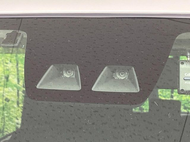 �y�X�}�[�g�A�V�X�g�z���s���ɑO���̎ԗ�����F�����A�Փ˂������Ȏ��͌x��ƃu���[�L�ŏՓˉ���Ɣ�Q�y�����A�V�X�g�B�����S�Ƀh���C�u�����y���݂��������܂��B