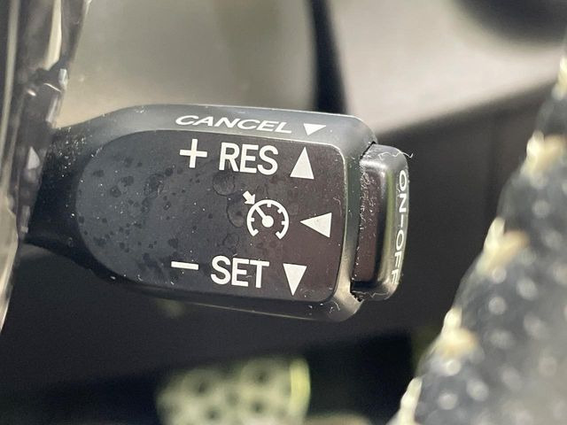 �y�N���[�Y�R���g���[���z�������H�����N���N���s�B�A�N�Z���𗣂��Ă���葬�x�ő��s���ł��A�������^�]���̕��S���y��!�����E�������ȒP�ȃX�C�b�`����Œ����ł��܂��B