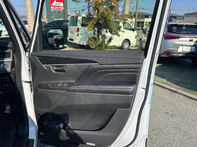 ���W����ɂ͍��i���̒��ÎԂ�V�Ԃ��������ł����W���䐔100��̑�^�W����֐��񂲗��X����������