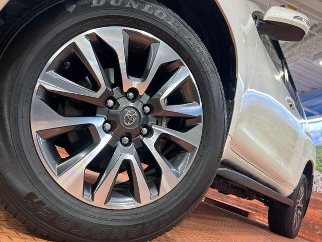 �y����19�C���`�A���~�z�C�[���z�O�ςɃ}�b�`���������A���~�z�C�[���𑕒����Ă���܂��B�e��ЊO�A���~�z�C�[����A�X�^�b�h���X�^�C�����戵�����Ă���܂��B���񂲑��k����������