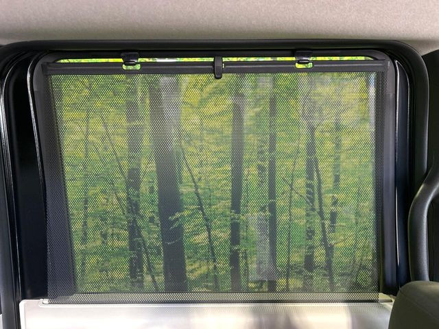 �y���[���V�F�[�h�z��������ԊO����̌���ῂ����Ƃ��ɃT�b�ƈ����o���Ďg����A���[���i�[�^�C�v�̃T���V�F�[�h�𑕔��B��Ȃɏ�������q�l���E�g�E�g�����������ȂǁA���Ђ����p����������