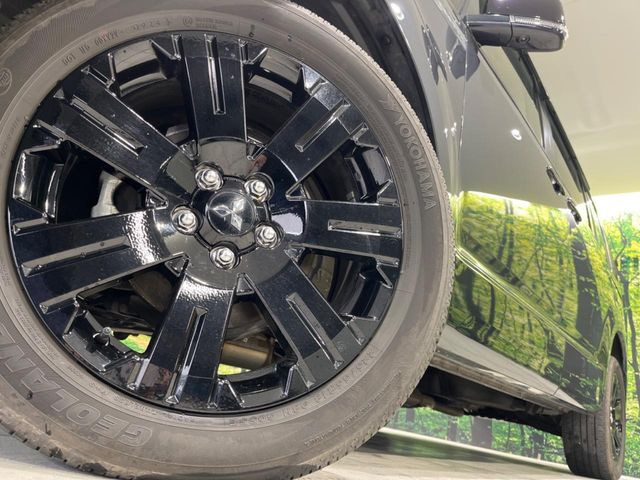 �y����18�C���`�A���~�z�C�[���z�O�ςɃ}�b�`���������A���~�z�C�[���𑕒����Ă���܂��B�e��ЊO�A���~�z�C�[����A�X�^�b�h���X�^�C�����戵�����Ă���܂��B���񂲑��k����������