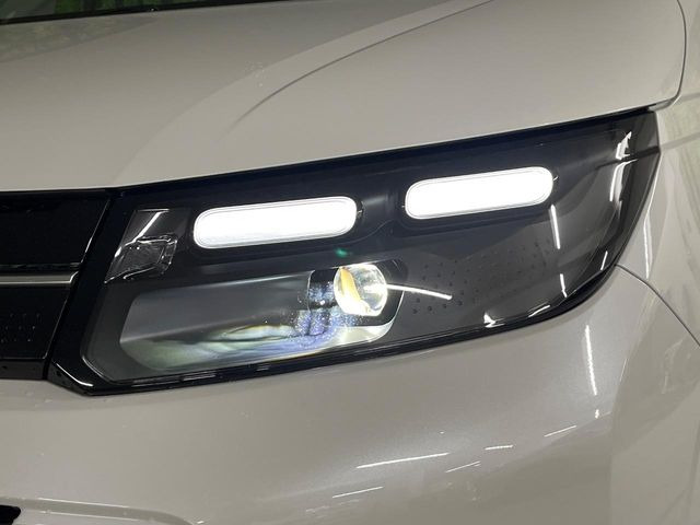 �yLED�w�b�h���C�g�z���V����ԑ��s�����ǍD�Ȏ��E���m�ۂ����S���ĉ^�]�ł��鍂�P�xLED�w�b�h���C�g�𑕔�!�_�����x�������A����d�͂��}�����Ă��܂��B