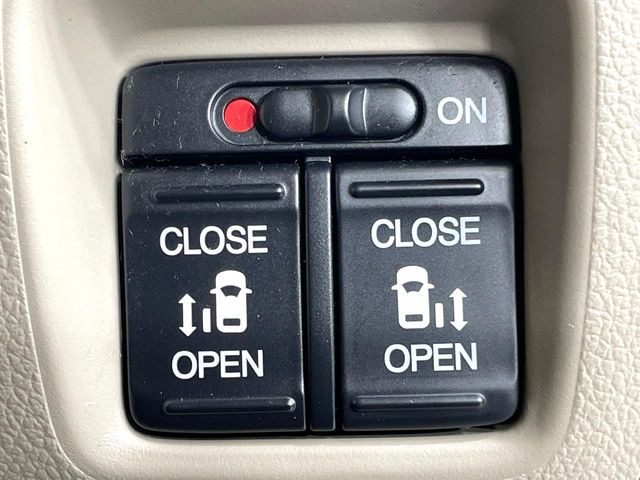 �y�����p���[�X���C�h�h�A�z�X�}�[�g�L�[��^�]�Ȃ̃X�C�b�`�Ō�ȗ����X���C�h�h�A�̊J���\���d��������͂����ăh�A���J����K�v�������A�����Ȃ��q�l�ł��ȒP�ɊJ���߂ł����K�ł���