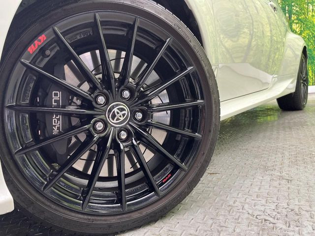 �y�����I�v�V����18�C���`�A���~�z�C�[���z�����I�v�V�����z�C�[���𑕒��B���s���\�̌���ɉ����A�O�ς����X�^�C���b�V���ɂȂ��Ă��܂��B