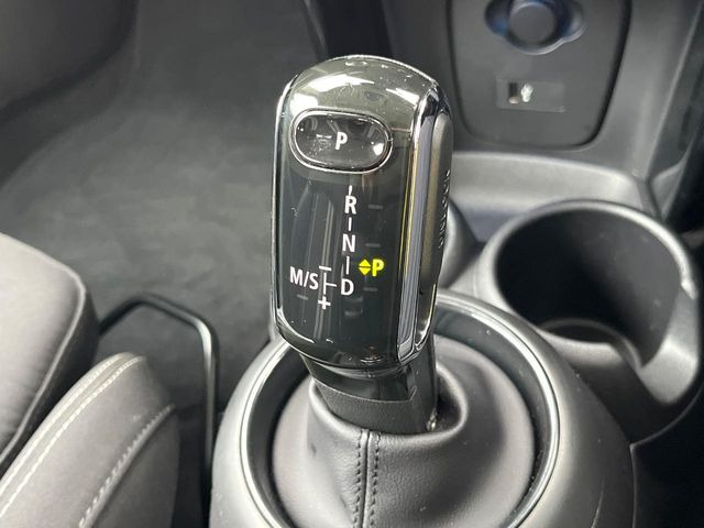 ��MT���[�h�t��AT:�ʏ�͎����ł����Ȃ���ϑ�(�M�A�`�F���W)���h���C�o�[�̑���ɂ���ĈӐ}�I�ɕς�����V�X�e���ł��B����w���i�̃h���C�u�����y���݂��������܂�!