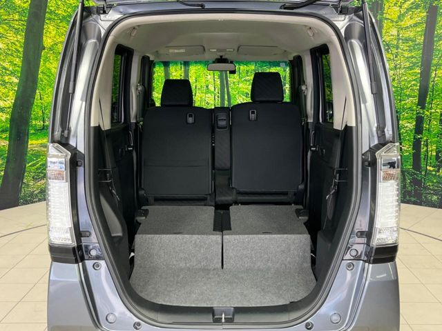 ���i�̂���������ʋ΁A���}���ɏ\���ȉ׎��X�y�[�X���m�ۂ��Ă���܂��B�Z�J���h�V�[�g��|���ƁA�傫�ȉו��̐ύڂ��\�ł���