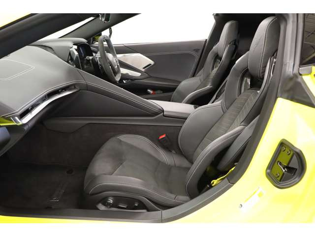 �~�b�h�V�b�v���C�A�E�g�����ݏo���r�q�ȃn���h�����O�Ɨ͋����p�t�H�[�}���X�����Ђ��̊����������B