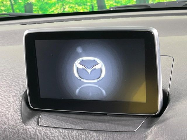 �y7�C���`�}�c�_�R�l�N�g�z�ԓ��̕��͋C�Ƀ}�b�`������^�̃f�B�X�v���C�B�X�}�z�ڑ��ł̃i�r�g�p��Bluetooth�Đ����A�l�X�ȋ@�\���y���߂܂��B�����I�ȃ_�C�������삪�\�ŁA�g��������ǍD�ł��B