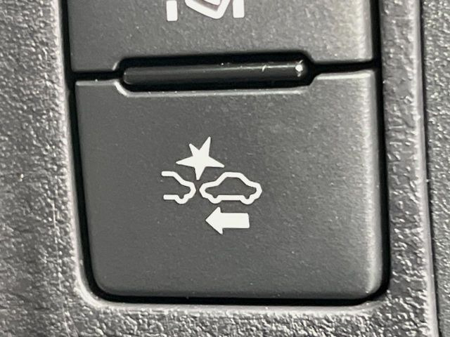 �y�v���N���b�V���Z�[�t�e�B�z�O���̎ԗ��������m���A�Փ˂������Ȏ��͌x��Œ��ӂ𑣂��A�u���[�L�𓥂ޗ͂��T�|�[�g�B�u���[�L�𓥂߂Ȃ������ꍇ�͏Փ˔�Q�y���u���[�L���쓮�A�Փˉ�����T�|�[�g���܂��B