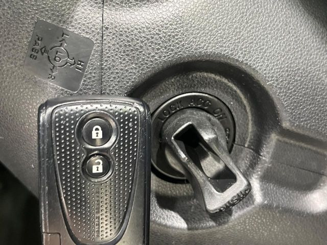 �y�X�}�[�g�L�[�z�J�o����|�P�b�g�ɓ��ꂽ�܂܂ł��h�A�̎{���E�������\�ȃX�}�[�g�L�[�𑕔��B�G���W���̃I���E�I�t�����J�M�����o���K�v����������Ƃ��Ă��֗��ł���