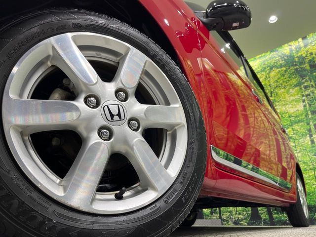 �y����14�C���`�A���~�z�C�[���z�O�ςɃ}�b�`���������A���~�z�C�[���𑕒����Ă���܂��B�e��ЊO�A���~�z�C�[����A�X�^�b�h���X�^�C�����戵�����Ă���܂��B���񂲑��k����������